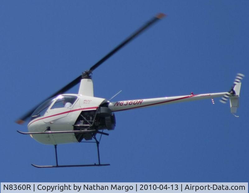 N8360R, 1997 Robinson R22 BETA C/N 2772, Seen flying along Sunset Cliffs, San Diego, CA