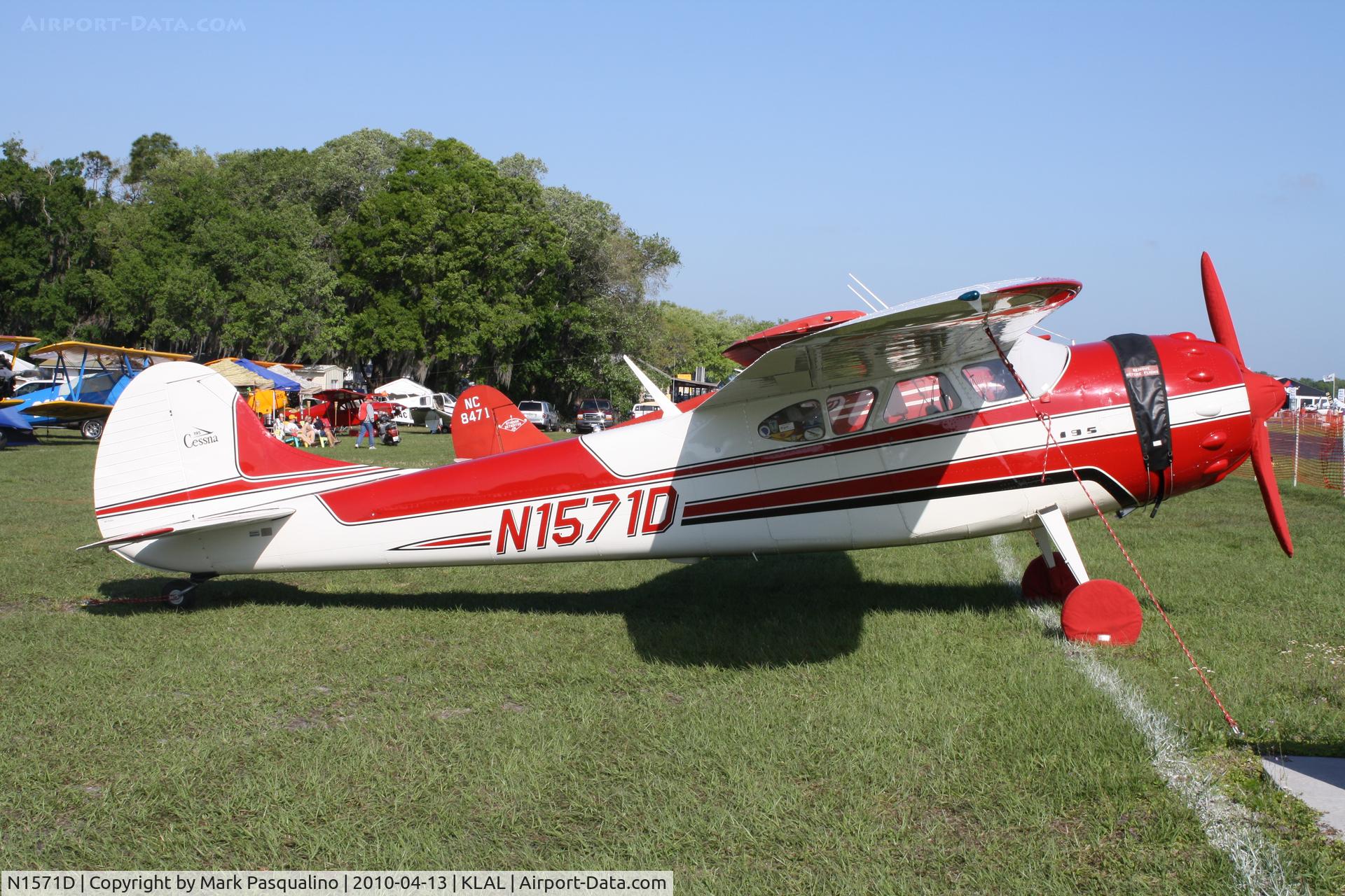 N1571D, 1952 Cessna 195A C/N 7793, Cessna 195A