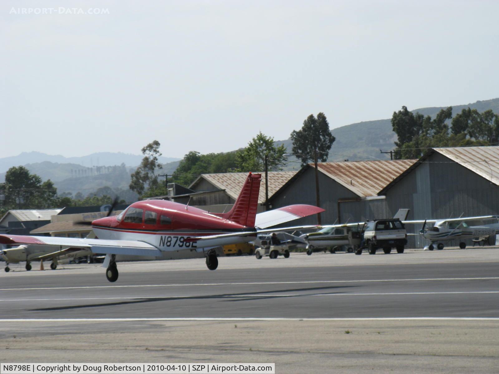 N8798E, 1976 Piper PA-28R-200 Cherokee Arrow II C/N 28R-7635215, 1976 Piper PA-28R-200 ARROW II, Lycoming O&VO-360 200 Hp, near touchdown Rwy 22