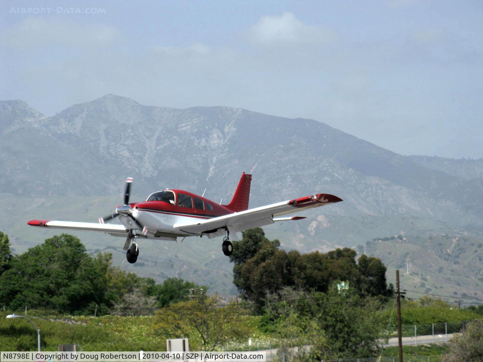 N8798E, 1976 Piper PA-28R-200 Cherokee Arrow II C/N 28R-7635215, 1976 Piper PA-28R-200 ARROW II, Lycoming O&VO-360 200 Hp, on final Rwy 22