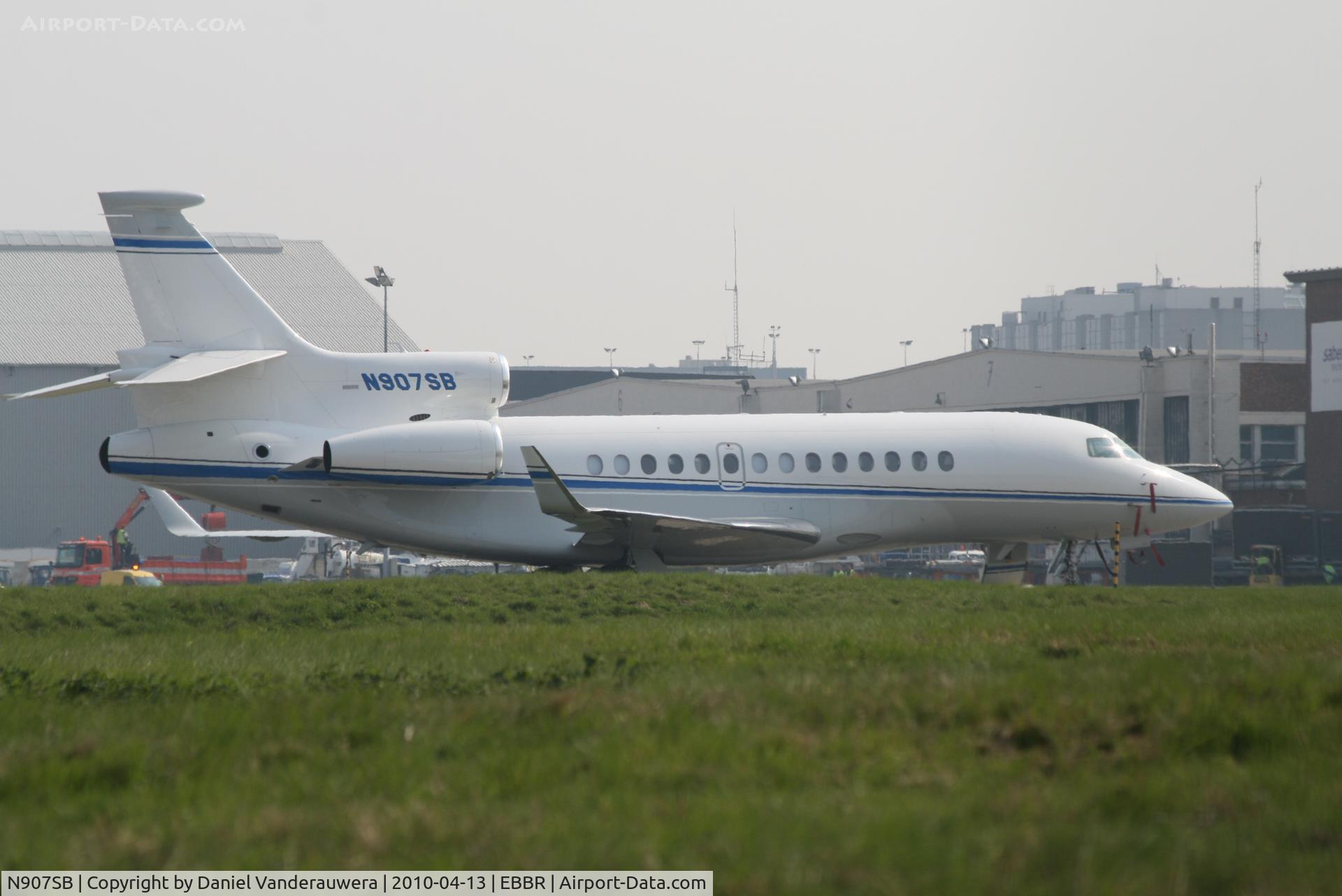 N907SB, 2007 Dassault Falcon 7X C/N 13, On G.A. apron