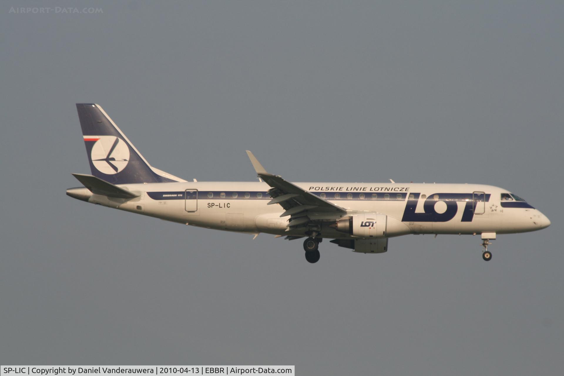 SP-LIC, 2006 Embraer 175LR (ERJ-170-200LR) C/N 17000134, Arrival of flight LO235 to RWY 02