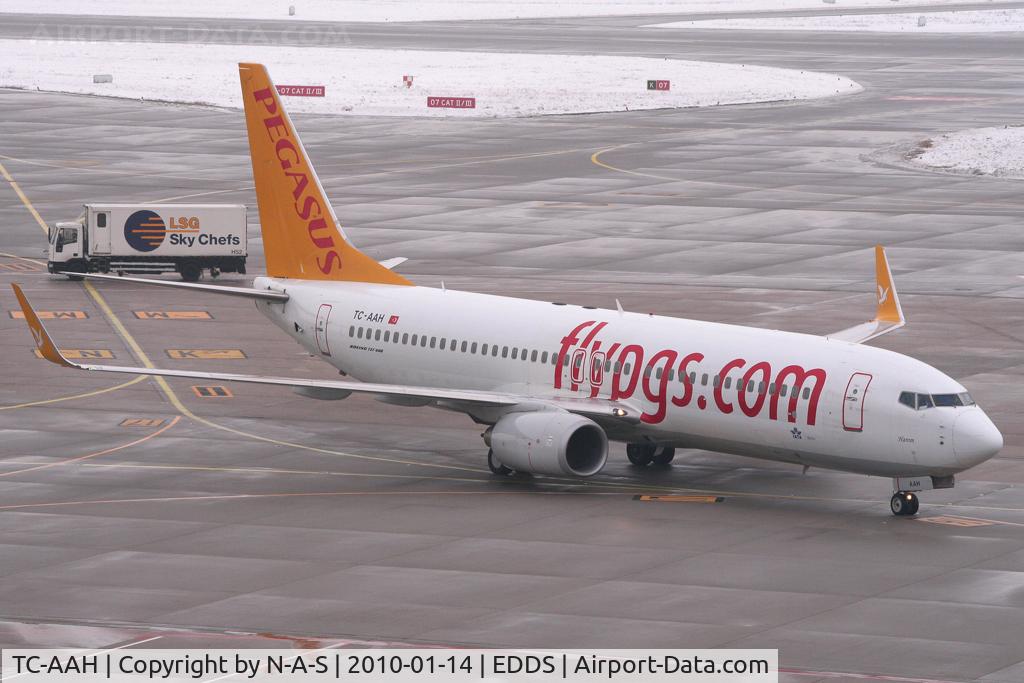 TC-AAH, 2008 Boeing 737-82R C/N 35701/2496, Arriving to the terminal