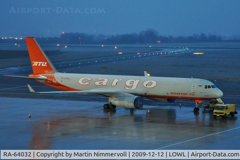 RA-64032, Tupolev Tu-204-100C C/N 1450743164032, Destination: Abu Dhabi