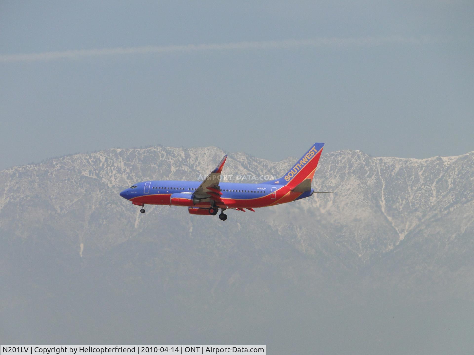N201LV, 2005 Boeing 737-7H4 C/N 29854, Inbound to Onatrio