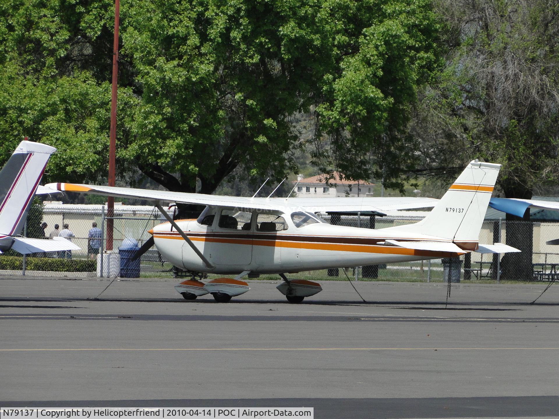 N79137, 1969 Cessna 172K Skyhawk C/N 17257907, Parked in transient parking