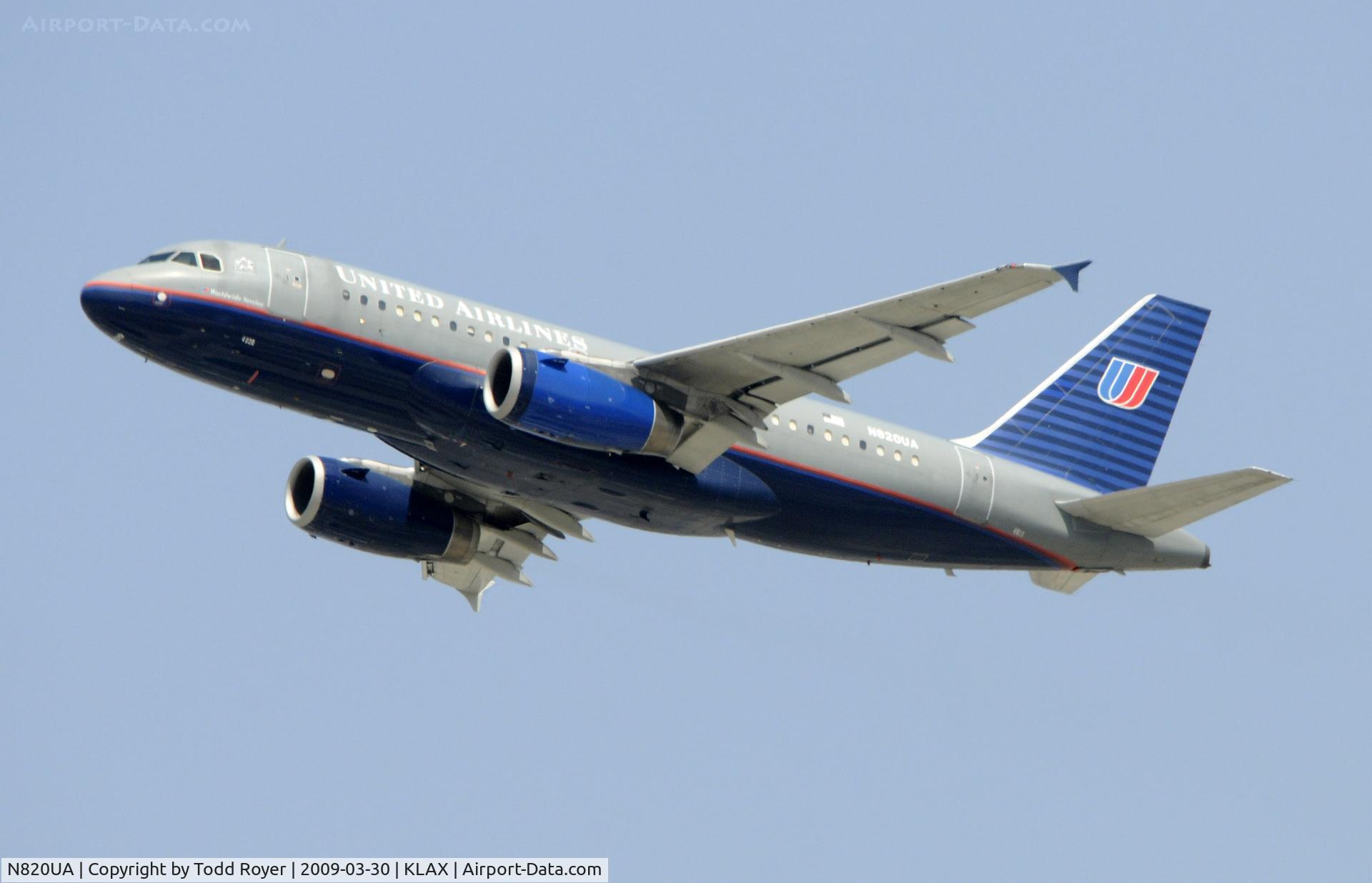 N820UA, 1998 Airbus A319-131 C/N 898, Departing LAX