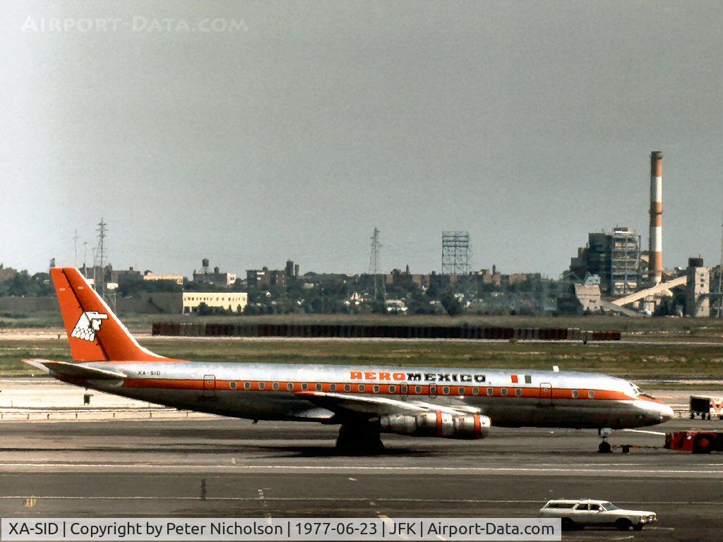 XA-SID, 1968 Douglas DC-8-51 C/N 45935, Aeromexico DC-8-51 taxying at Kennedy in the Summer of 1977.