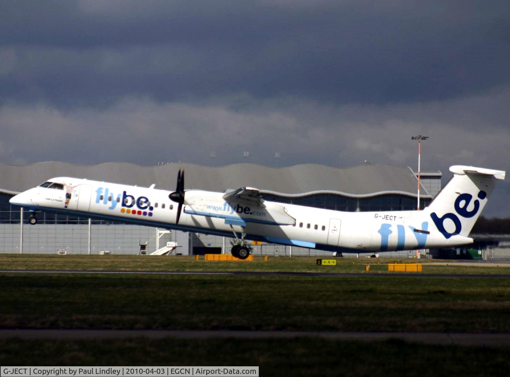 G-JECT, 2006 De Havilland Canada DHC-8-402Q Dash 8 C/N 4144, Quick Q400 departure !