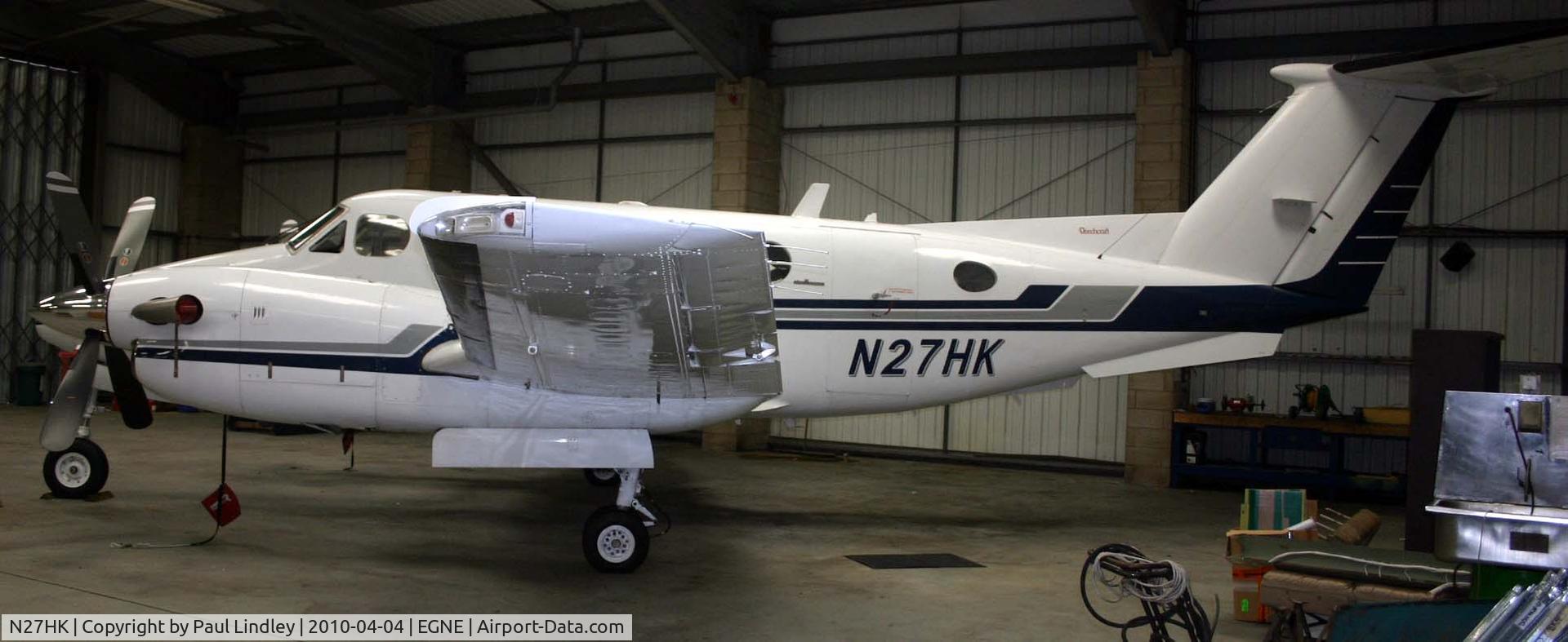 N27HK, 1990 Beech B200 King Air C/N BB-1350, At rest