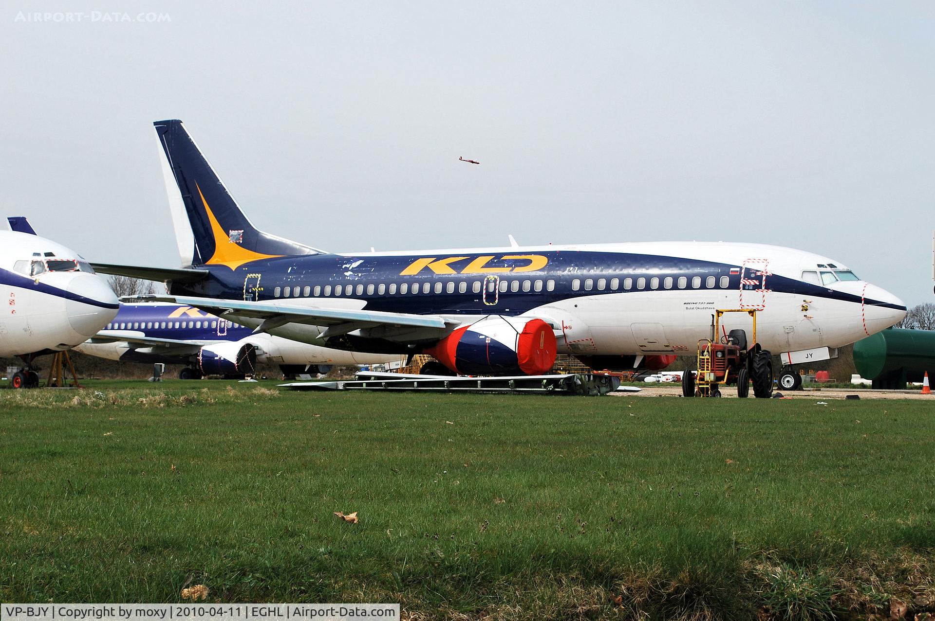 VP-BJY, 1987 Boeing 737-301 C/N 23559, BOEING 737-301 CN 23559/1451 EX KDAVIA stored Lasham