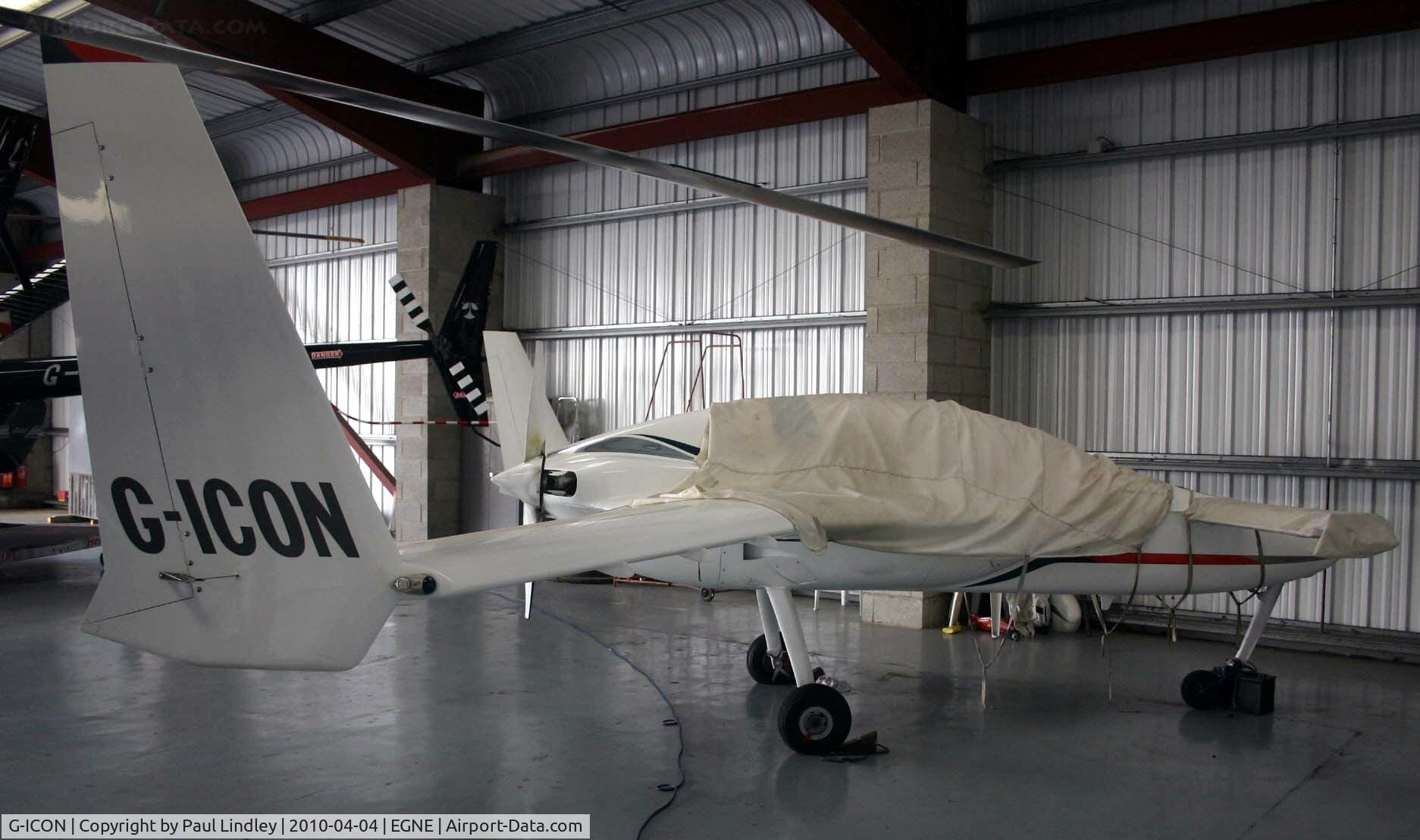 G-ICON, 2000 Rutan Long-EZ C/N PFA 074A-11104, under cover