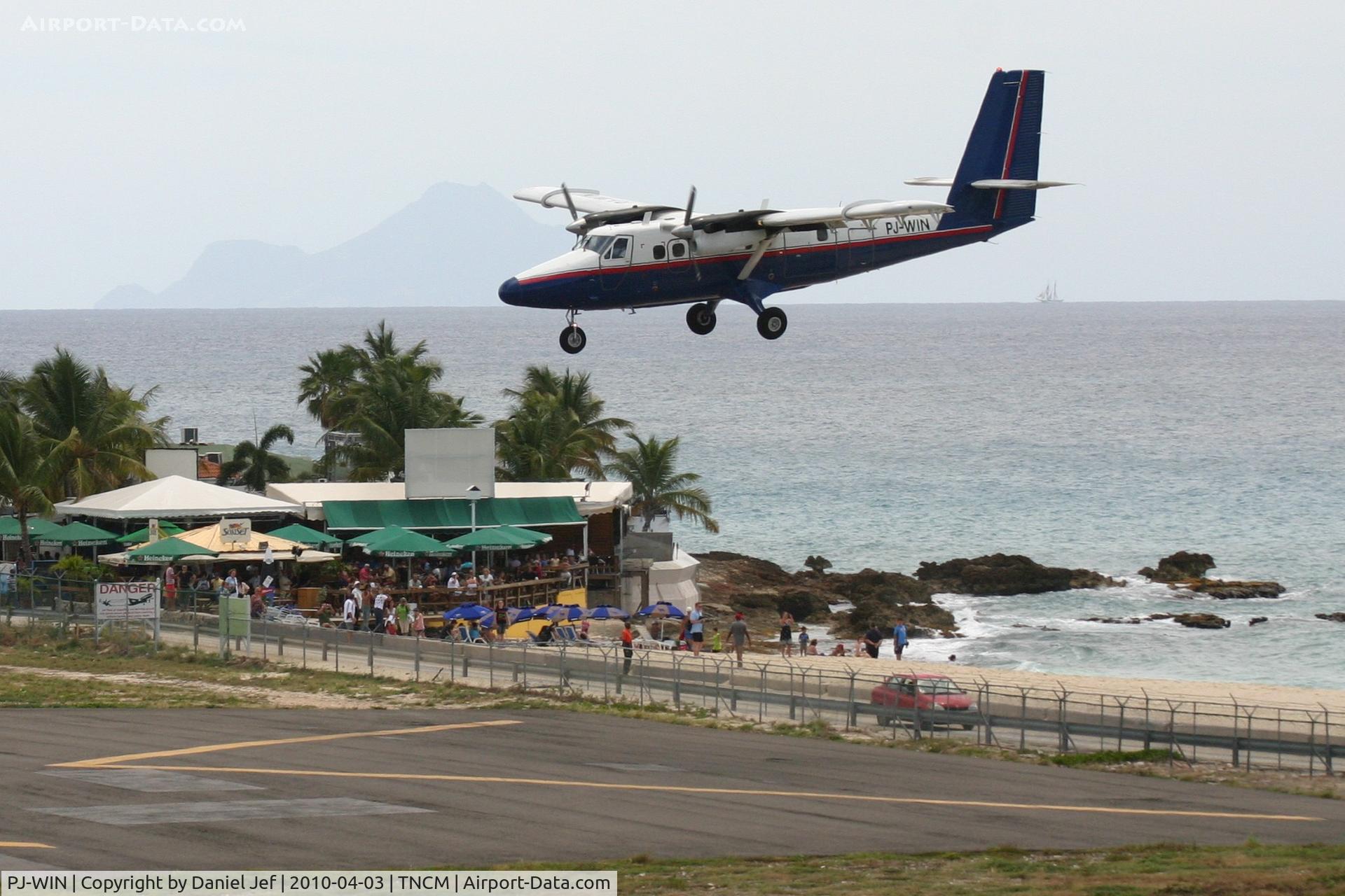 PJ-WIN, 1976 De Havilland Canada DHC-6-300 Twin Otter C/N 518, Winair PJ-WIN landing at TNCM runway 10