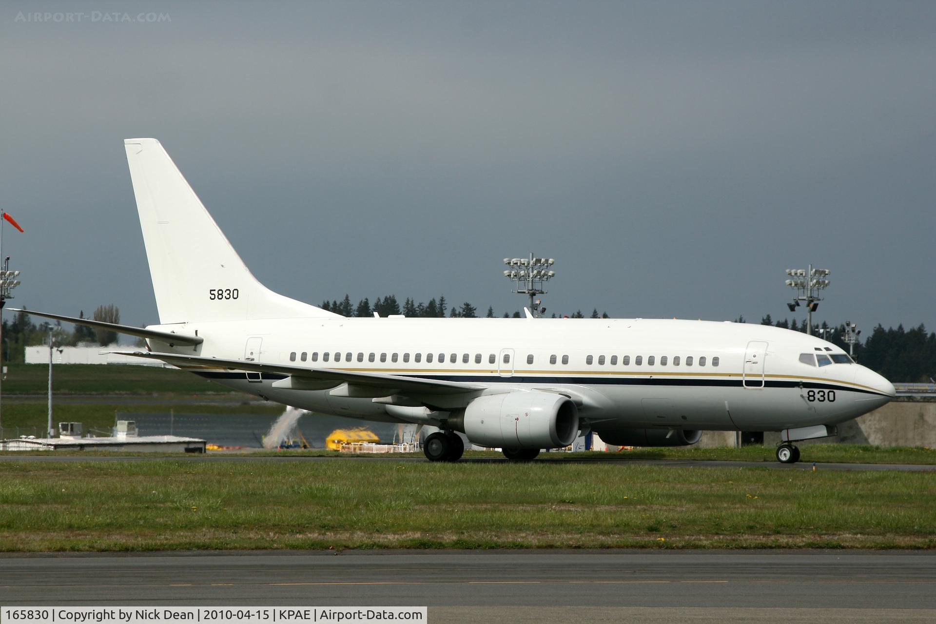 165830, 2000 Boeing C-40A (737-7AF) Clipper C/N 29980, KPAE