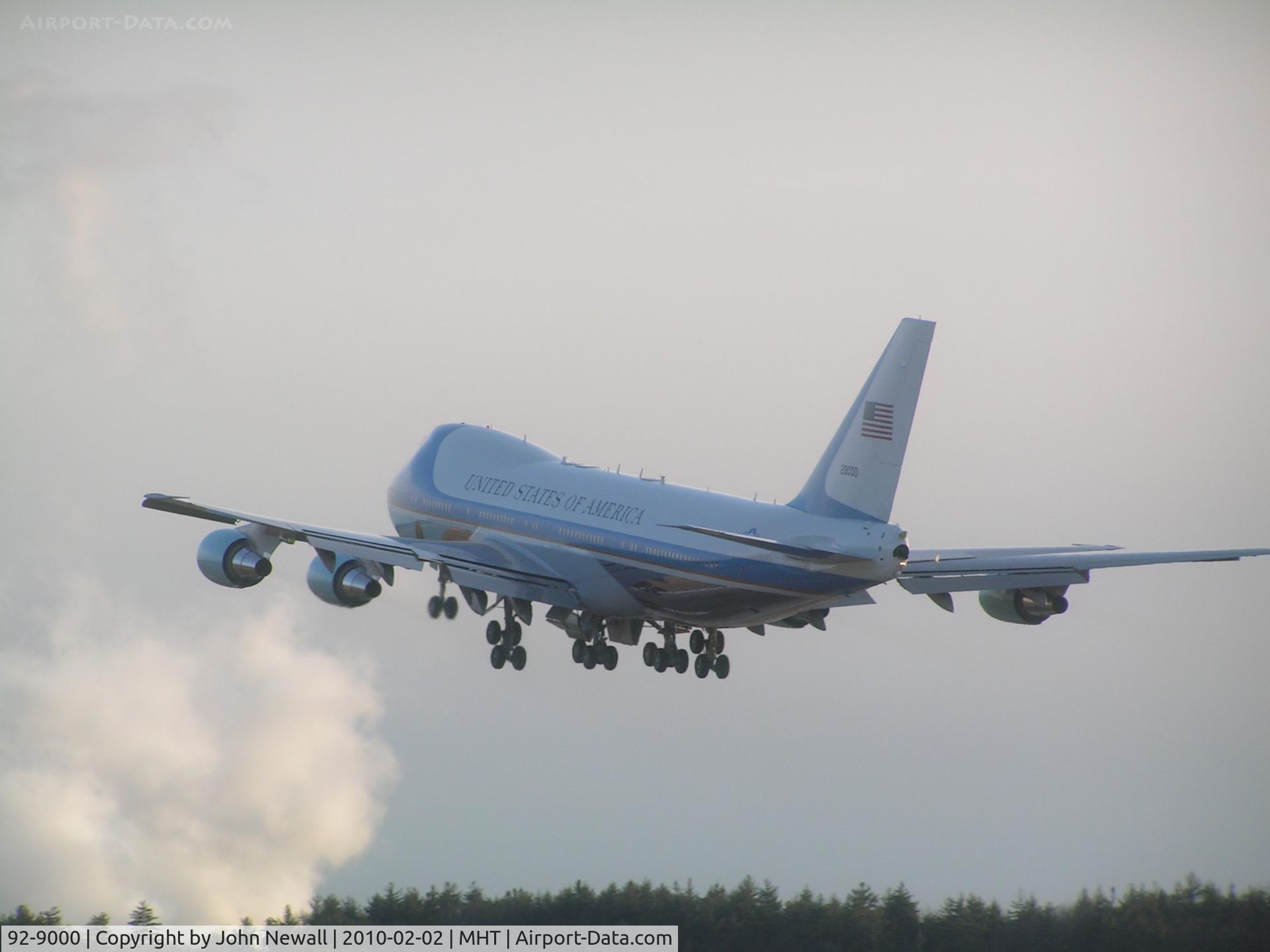 92-9000, 1987 Boeing VC-25A (747-2G4B) C/N 23825, Air Force One departing runway 17 to return to Andrews