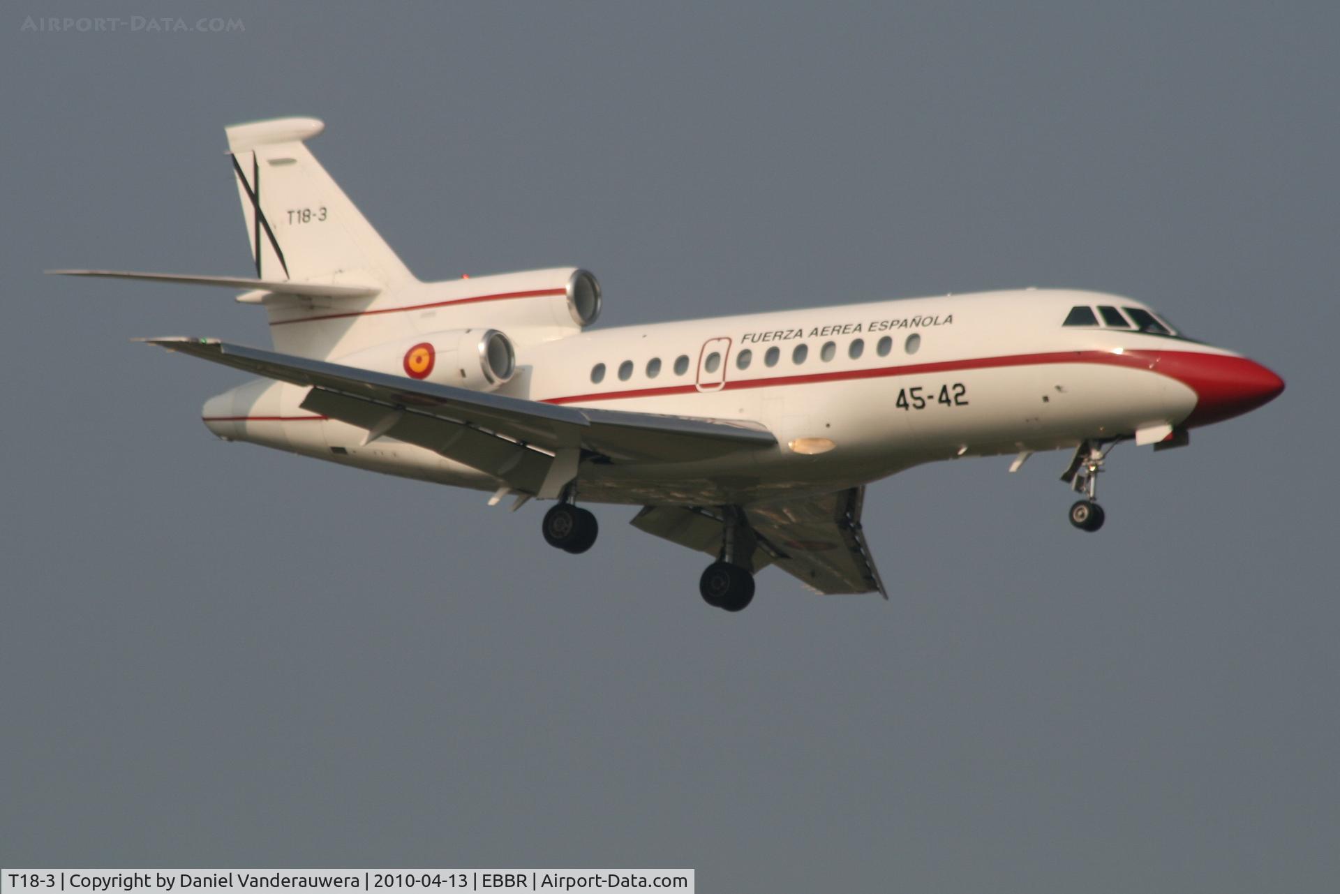 T18-3, 1989 Dassault Falcon 900B C/N 077, Arrival to RWY 02