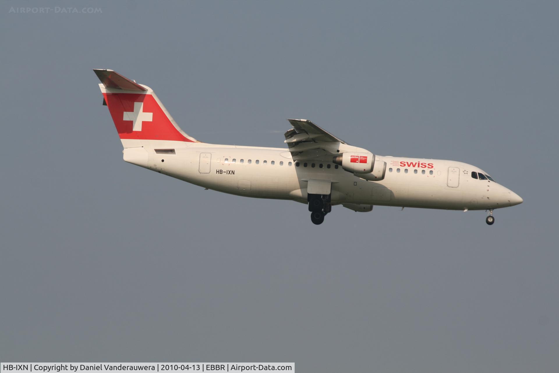 HB-IXN, 1996 British Aerospace Avro 146-RJ100 C/N E3286, Arrival of flight LX778 to RWY 02