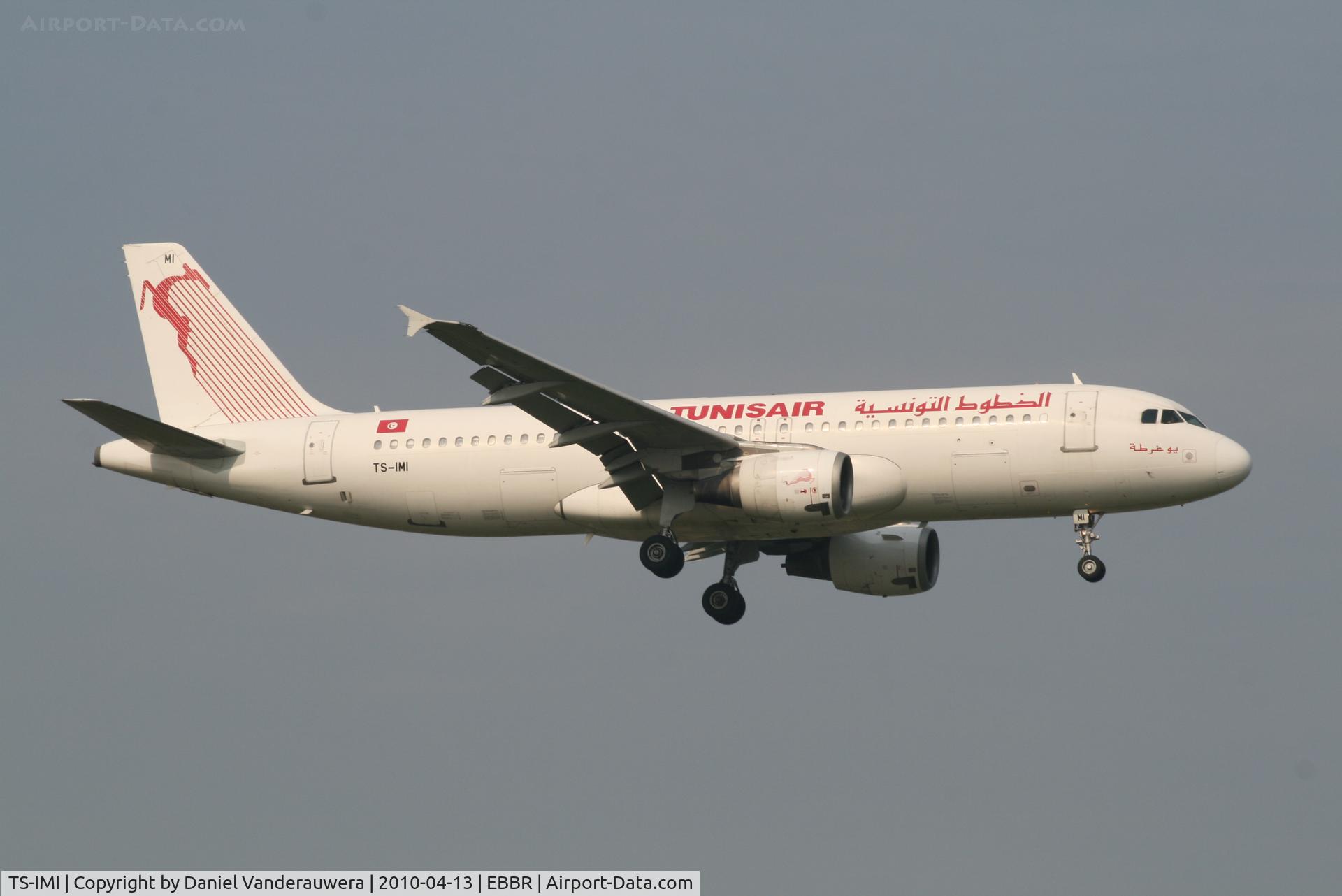 TS-IMI, 1994 Airbus A320-211 C/N 0511, Arrival of flight TU788 to RWY 02