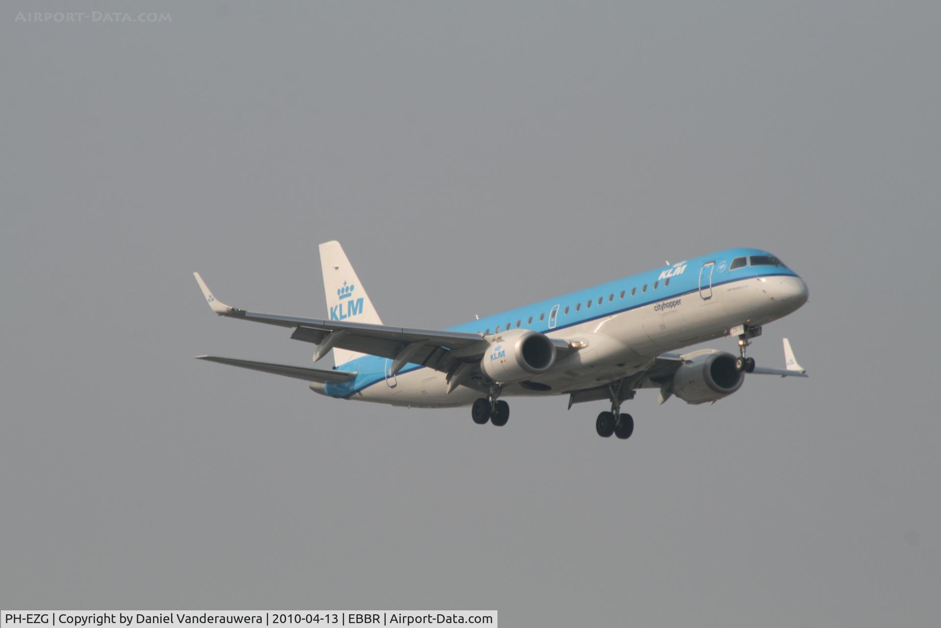 PH-EZG, 2009 Embraer 190LR (ERJ-190-100LR) C/N 19000315, Arrival of flight KL1723 to RWY 02