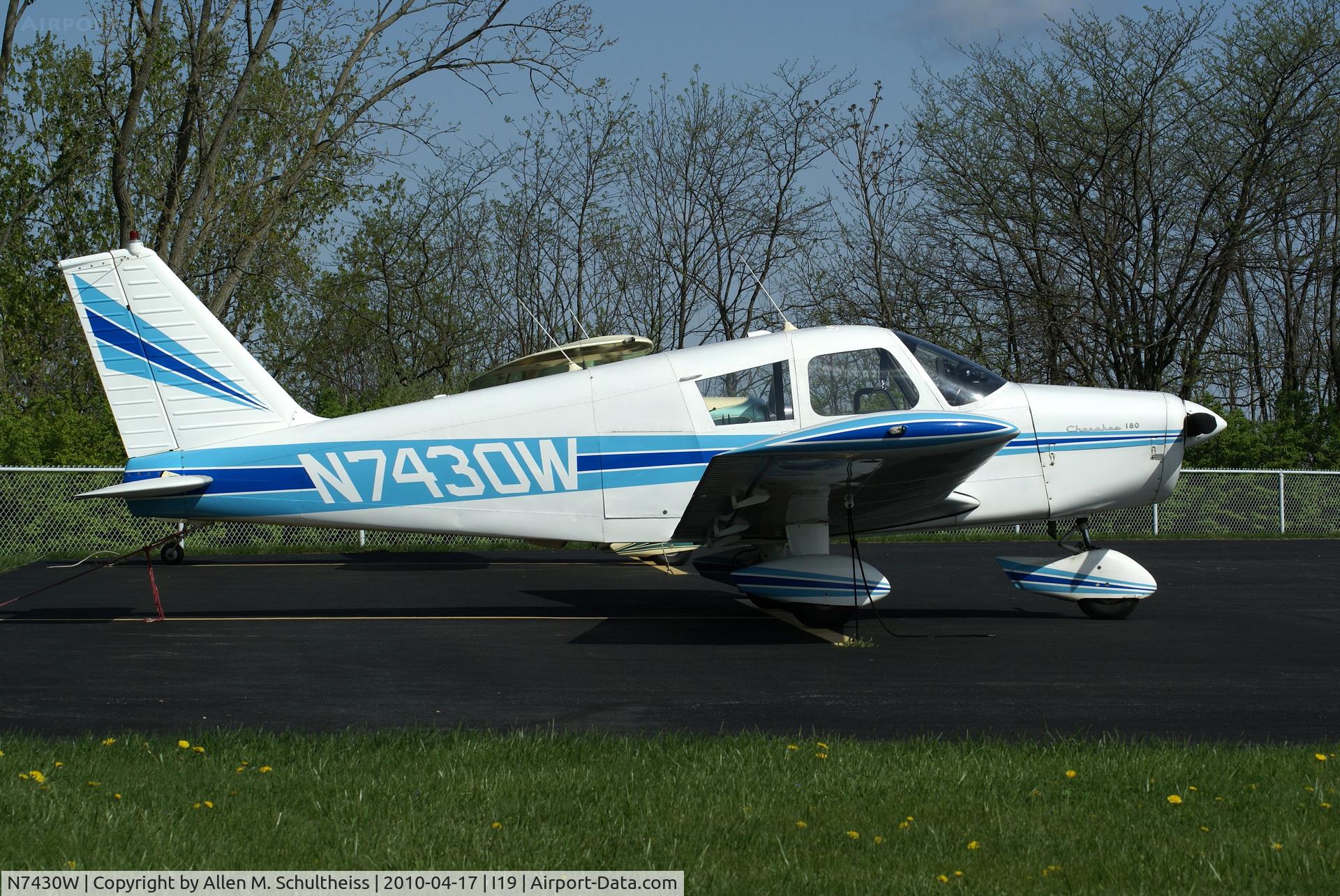 N7430W, 1963 Piper PA-28-180 C/N 28-1318, 1963 Piper PA28-180