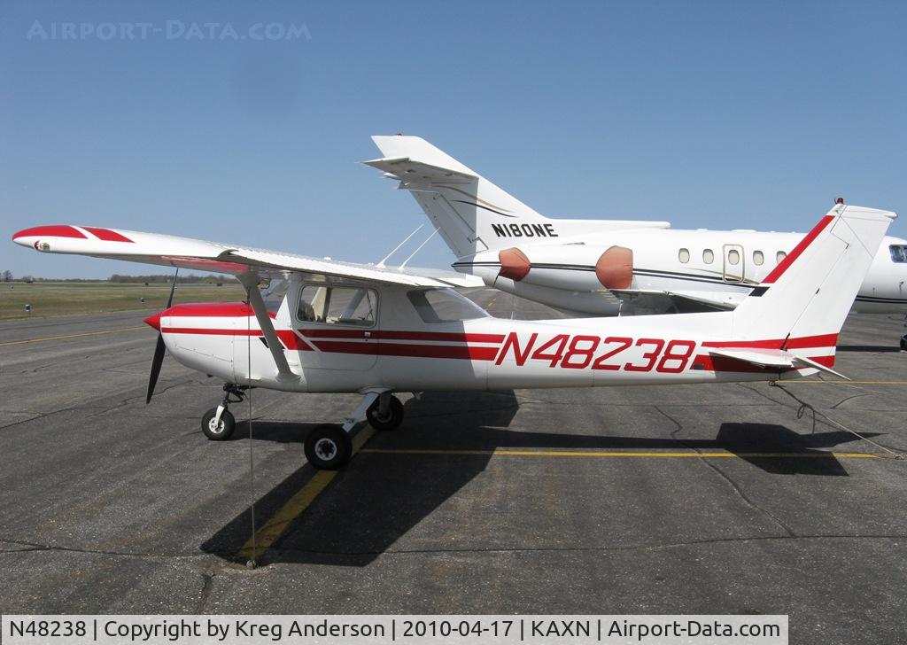 N48238, 1979 Cessna 152 C/N 15283306, Cessna 152 on the line.