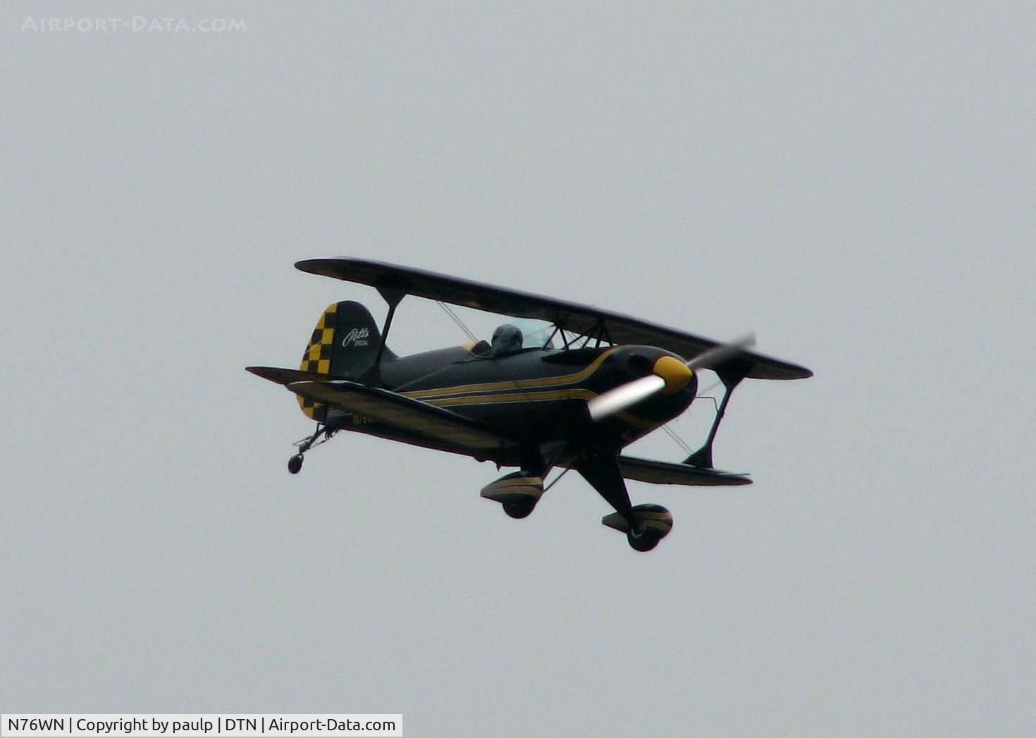 N76WN, 1978 Pitts S-1S Special C/N 433H, Landing at Downtown Shreveport.