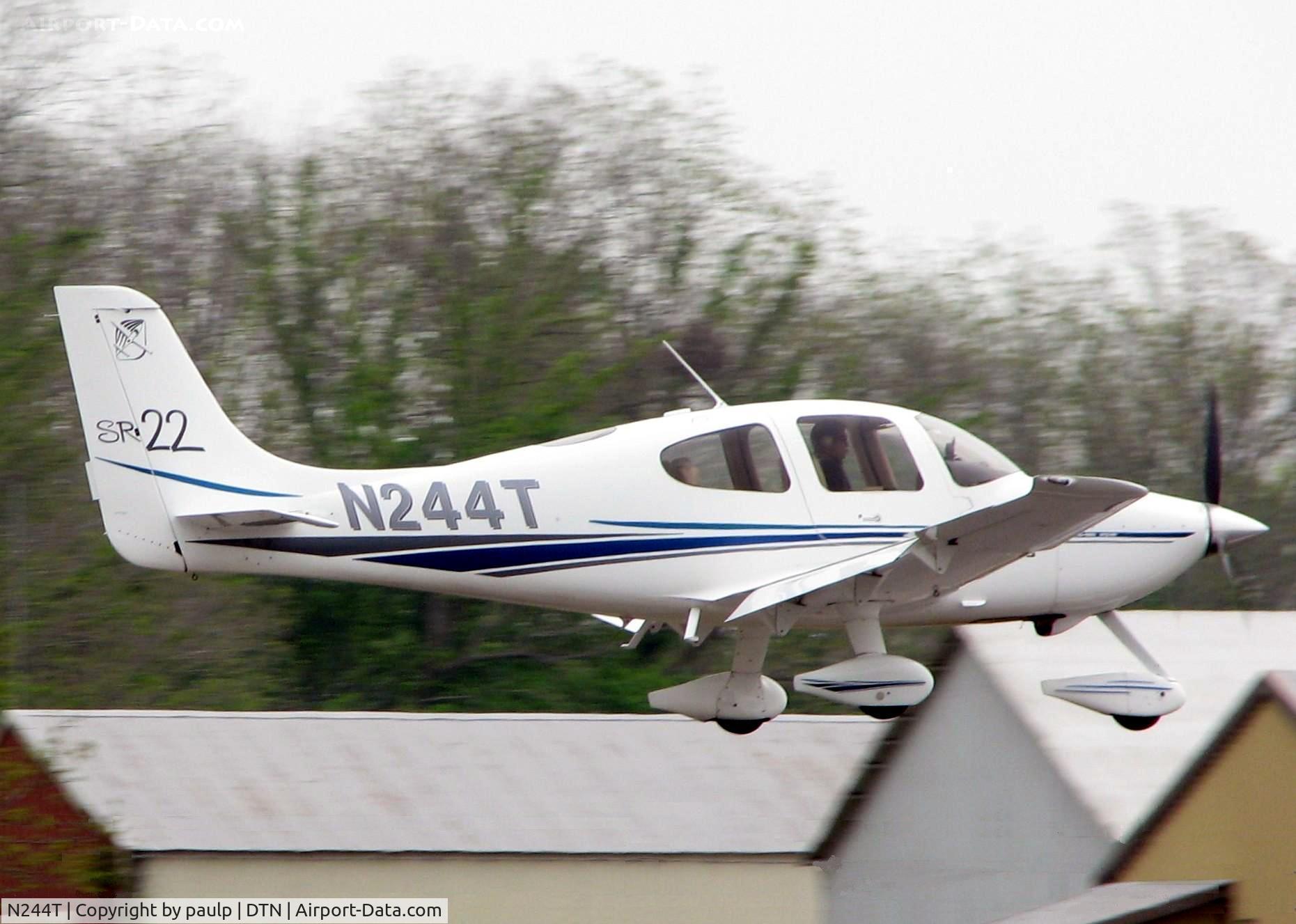 N244T, 2001 Cirrus SR22 C/N 0045, Landing on runway 14 at Downtown Shreveport.