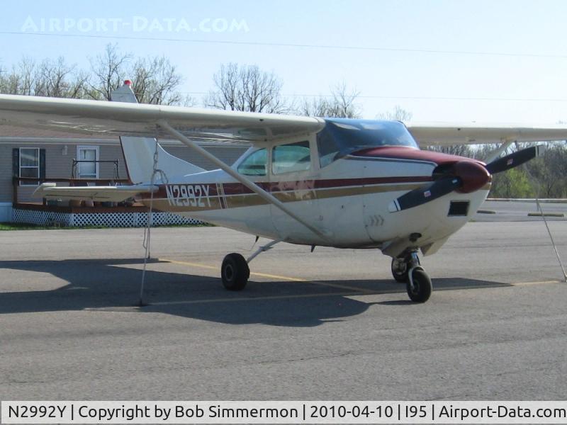 N2992Y, 1962 Cessna 182E Skylane C/N 18253992, On the ramp at Kenton, Ohio