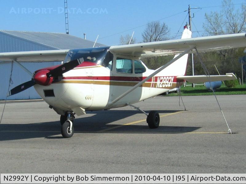 N2992Y, 1962 Cessna 182E Skylane C/N 18253992, On the ramp at Kenton, Ohio
