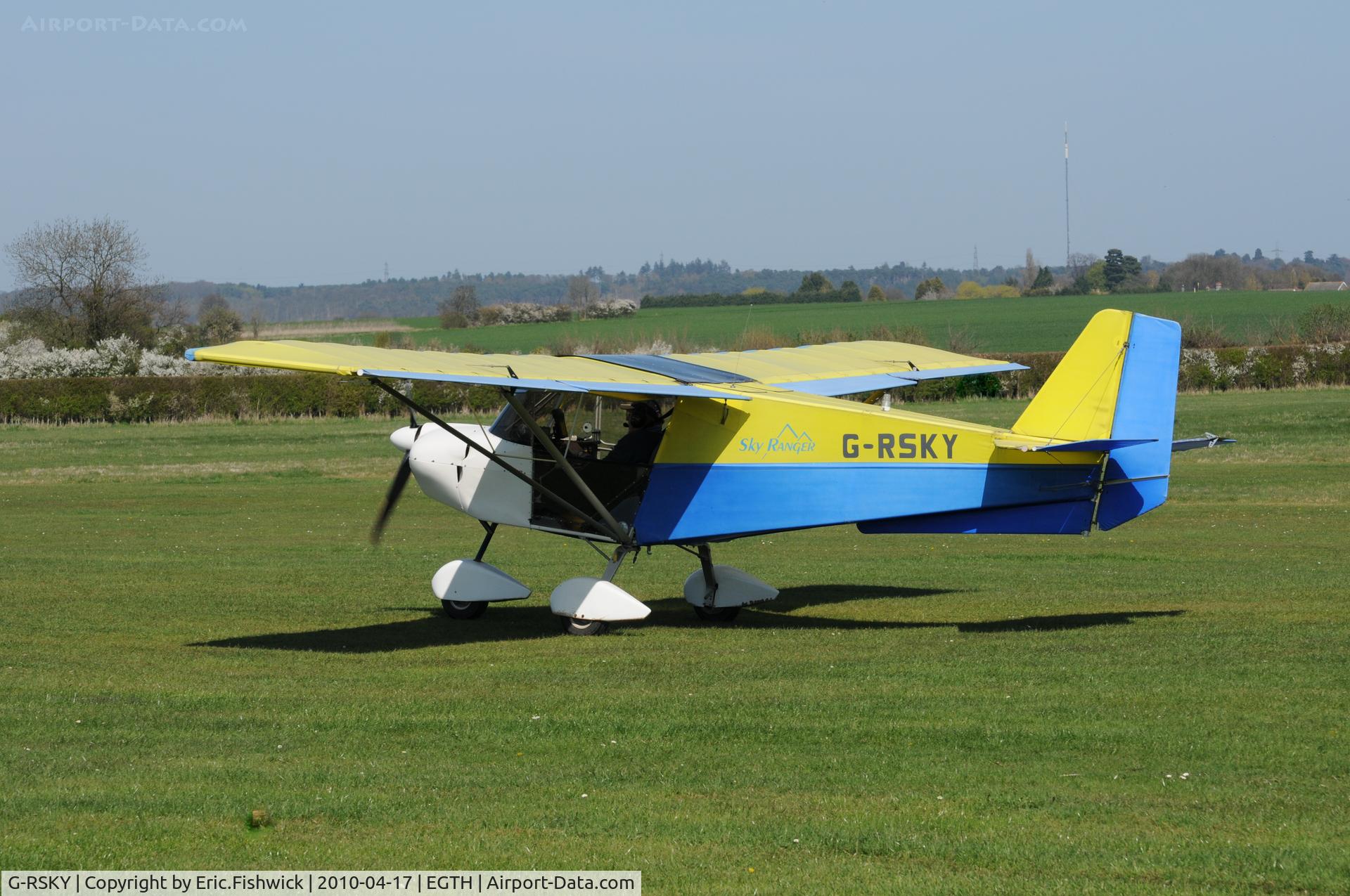 G-RSKY, 2004 Best Off Skyranger 912(2) C/N BMAA/HB/382, G-RSKY arriving at Shuttleworth (Old Warden) Aerodrome.