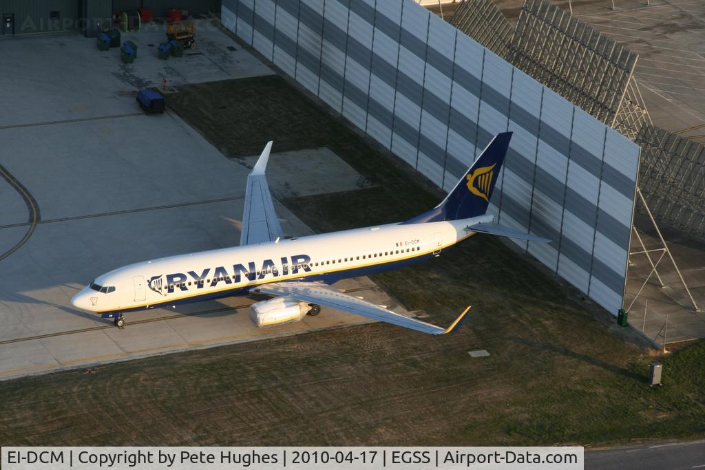 EI-DCM, 2004 Boeing 737-8AS C/N 33807, EI-DCM B737 at Stansted, closed by volcanic ash, provides an opportunity for balloon flight