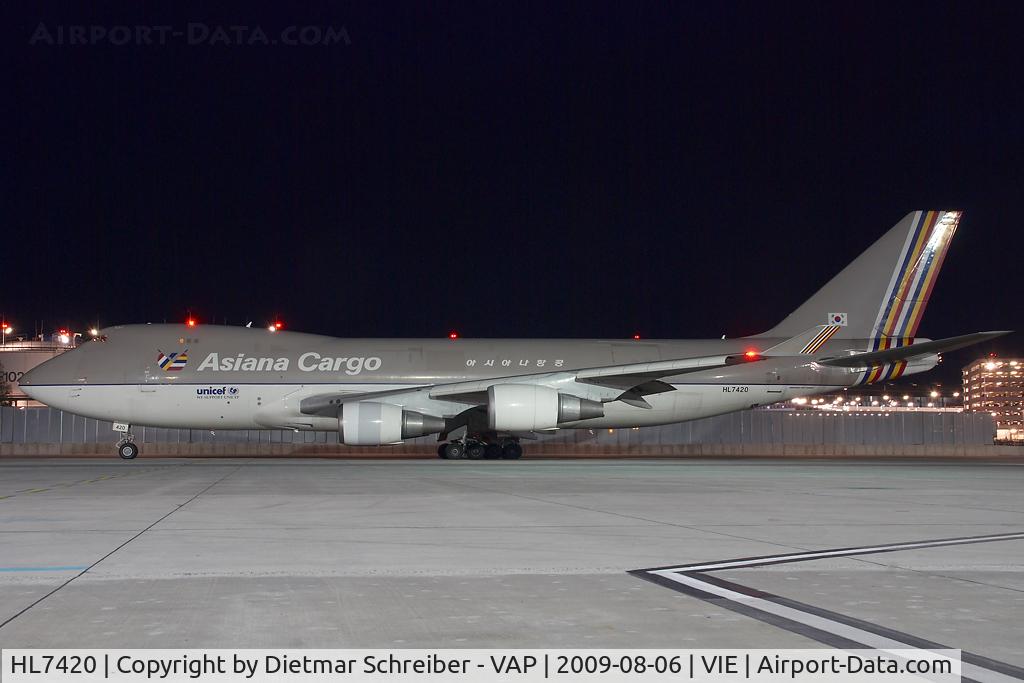 HL7420, 1995 Boeing 747-48EF (SCD) C/N 25783, Asiana Boeing 747-400