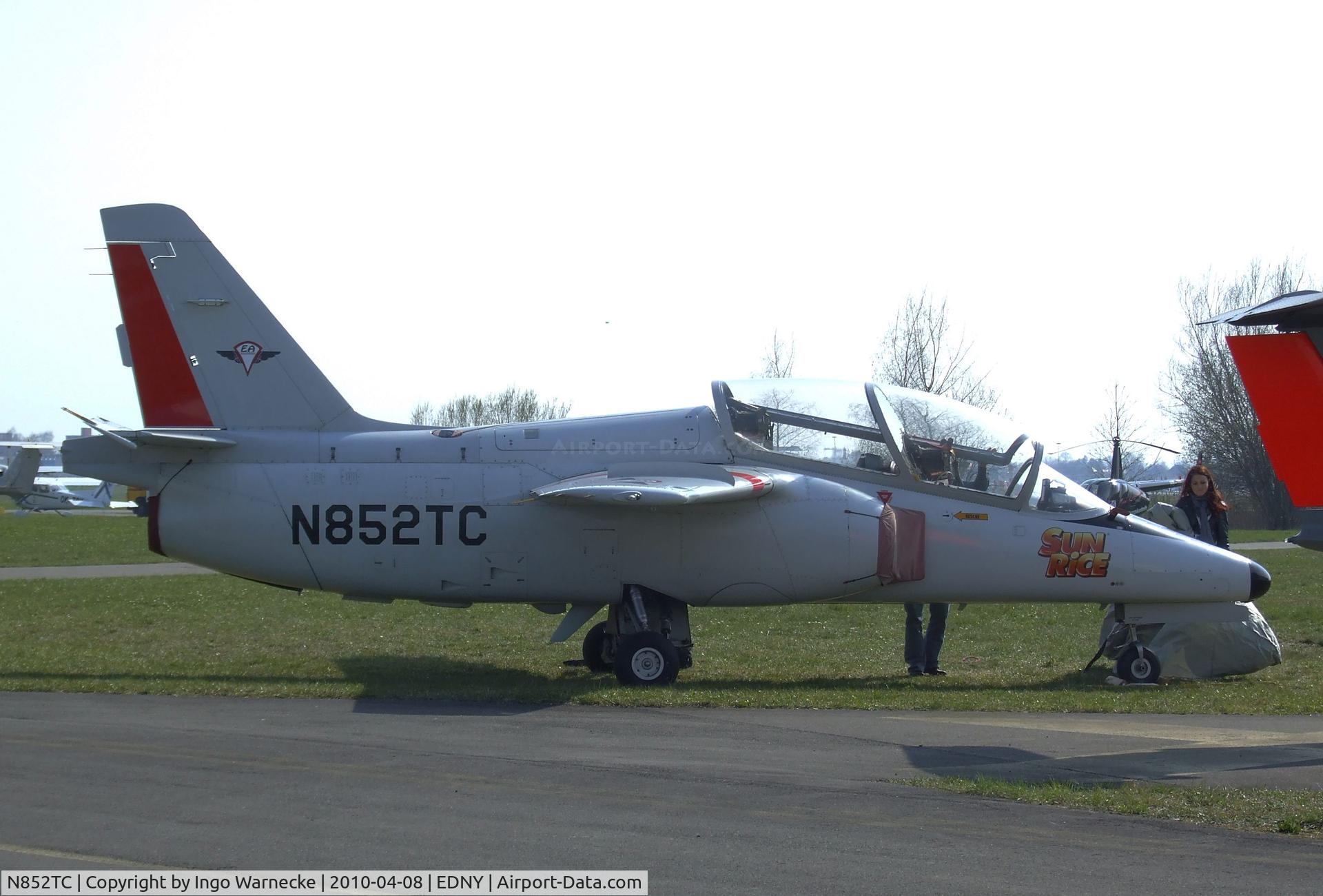 N852TC, 1985 SIAI-Marchetti S-211 C/N 017/03-003, SIAI-Marchetti S.211 at the AERO 2010, Friedrichshafen