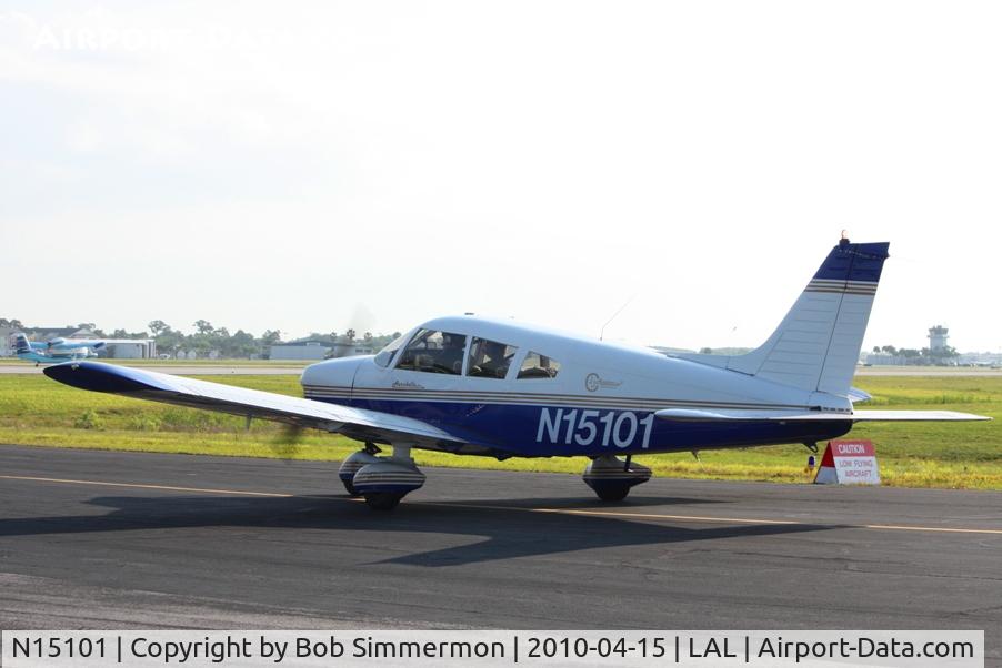 N15101, 1972 Piper PA-28-180 Cherokee C/N 28-7305020, Departing Lakeland, FL during Sun N Fun 2010