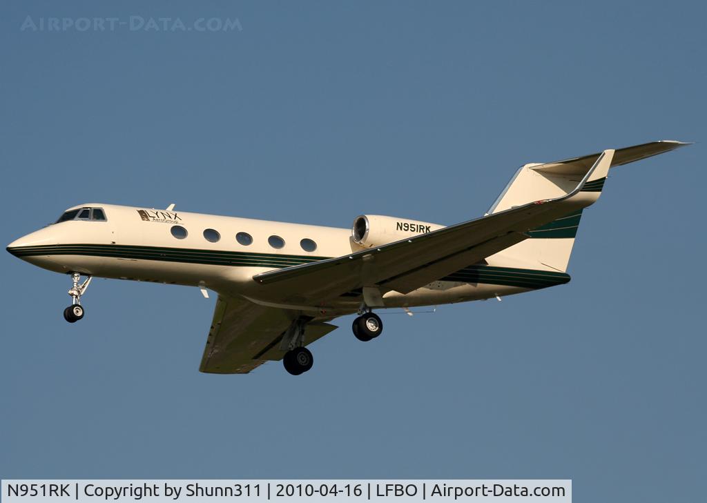 N951RK, 1976 Grumman G-1159 C/N 191, Landing rwy 32L