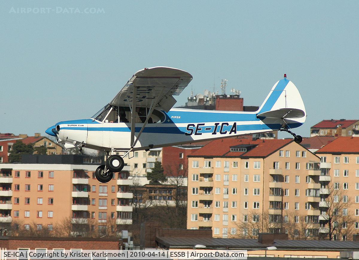 SE-ICA, 1979 Piper PA-18-150 Super Cub C/N 18-7909083, Final RWY30