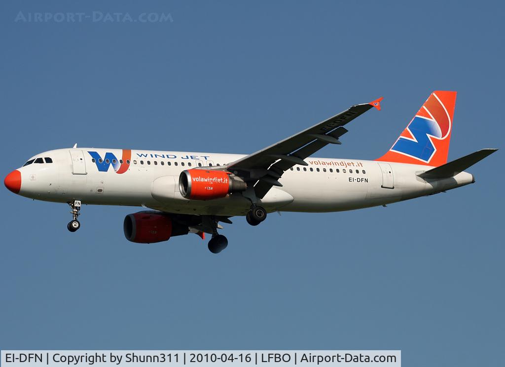 EI-DFN, 1991 Airbus A320-211 C/N 204, Landing rwy 32L