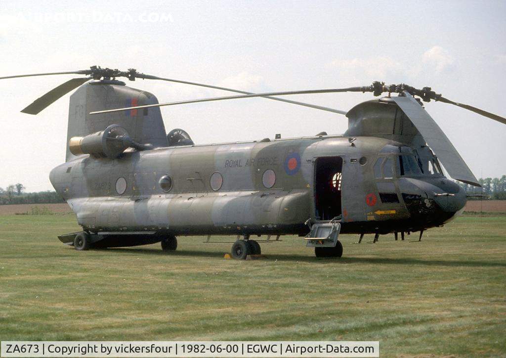 ZA673, 1979 Boeing Vertol Chinook HC.2 C/N M/A004/B-820/M7017, Royal Air Force Chinook HC1 (c/n M7017). Operated by 240 OCU, coded 'FG'.