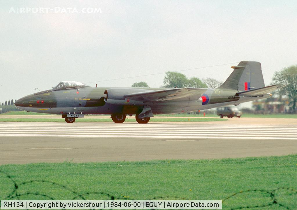 XH134, 1959 English Electric Canberra PR.9 C/N SH1724, Royal Air Force. Operated by 1 PRU.