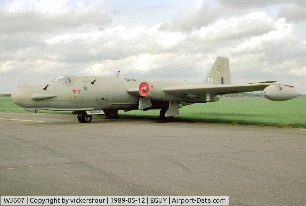 WJ607, 1953 English Electric Canberra T.17A C/N HP-174B, Royal Air Force. Operated by 360 Squadron, coded 'EB'.