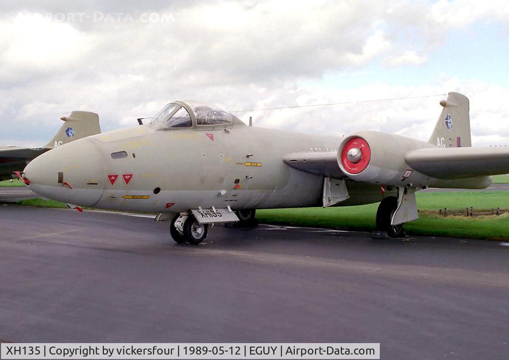 XH135, 1959 English Electric Canberra PR.9 C/N SH1725, Royal Air Force. Operated by 1 PRU, coded 'AG'.