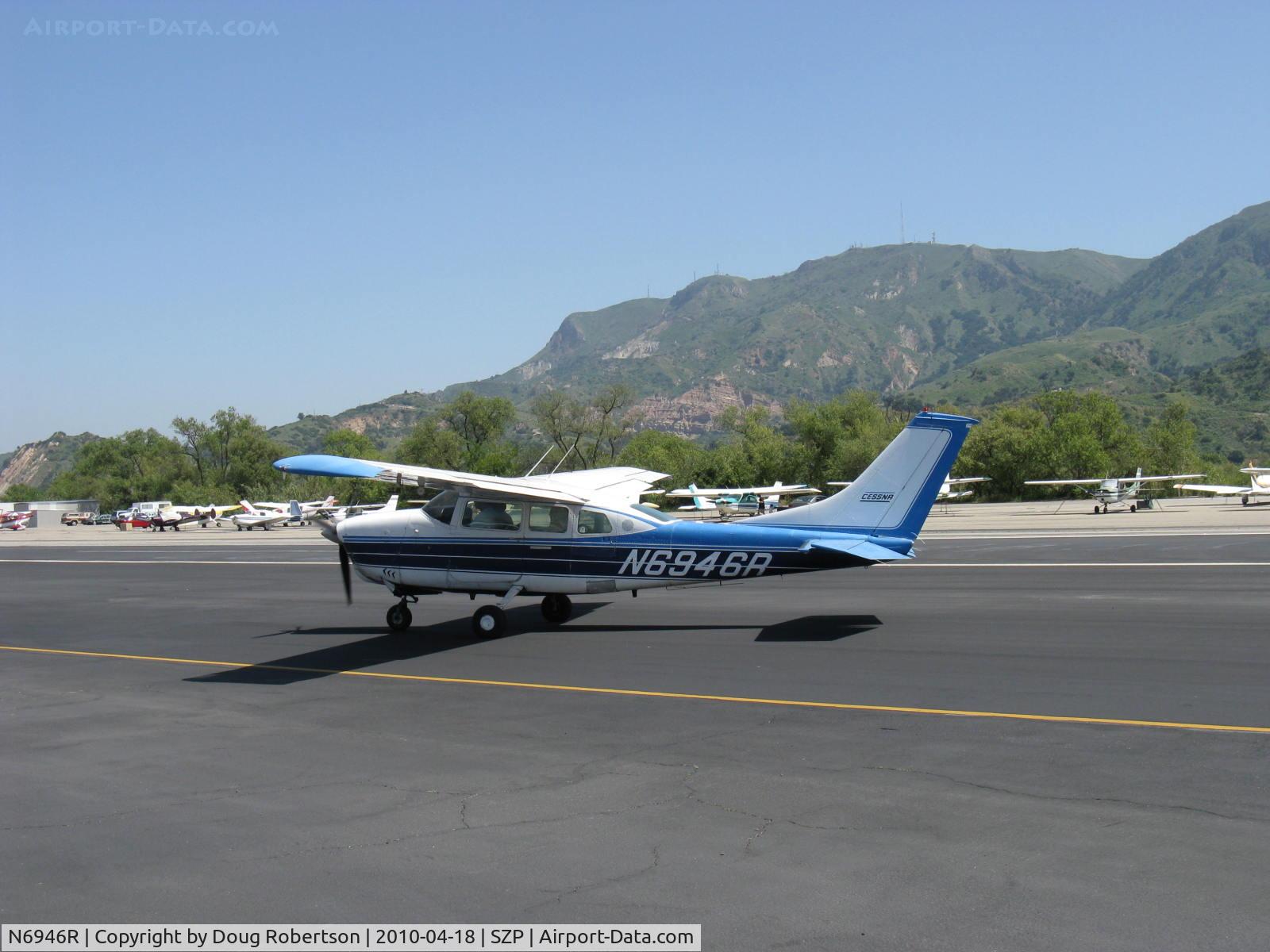 N6946R, 1968 Cessna T210H Turbo Centurion C/N T210-0346, 1968 Cessna T210H TURBO CENTURION, Continental TSIO-520-R 310 Hp, taxi