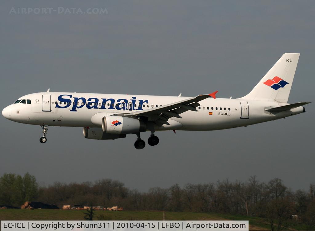 EC-ICL, 2001 Airbus A320-232 C/N 1682, Landing rwy 14R