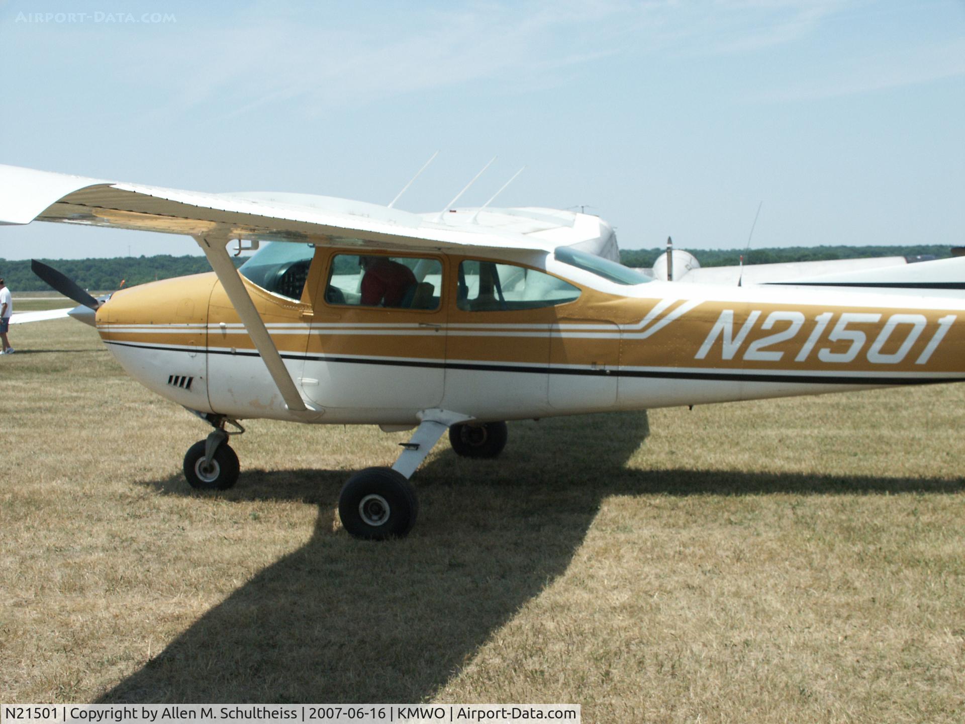 N21501, 1973 Cessna 182P Skylane C/N 18261675, 1973 C182P