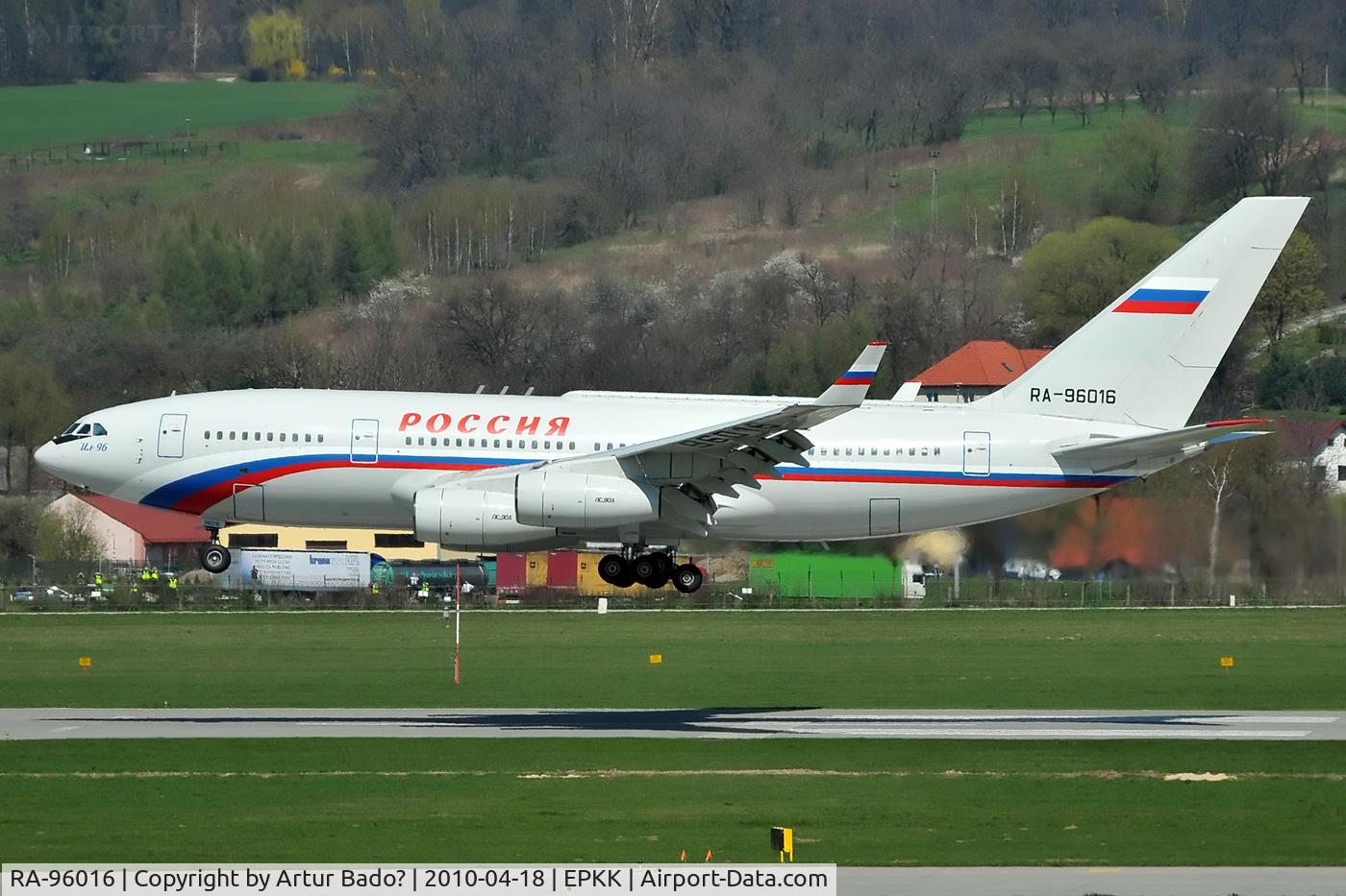 RA-96016, 2004 Ilyushin Il-96-300 C/N 74393202010, Rossija