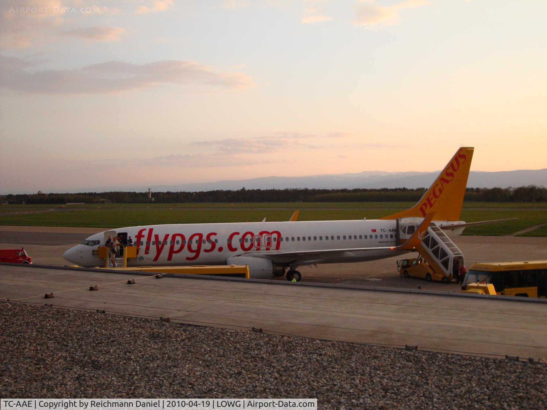 TC-AAE, 2007 Boeing 737-82R C/N 35700/2435, Sorry for that ground staff! PC 4338 from Antalya