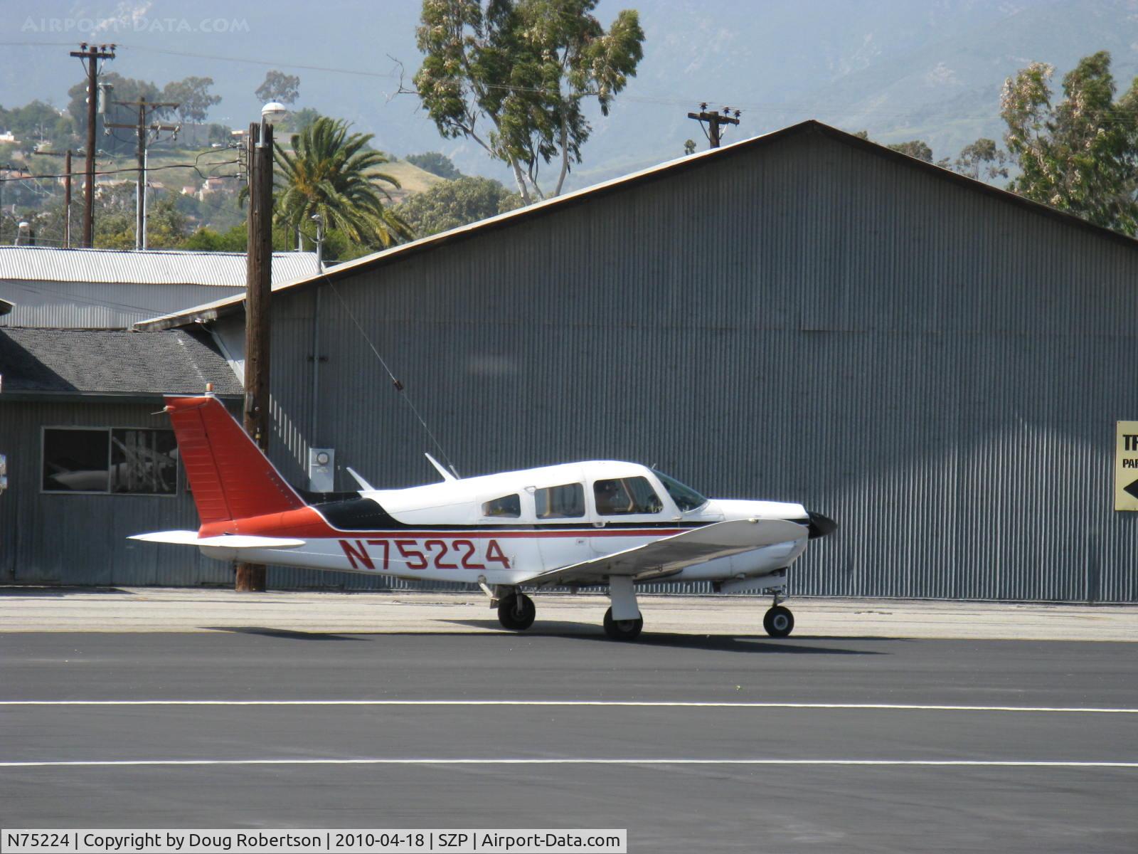 N75224, 1976 Piper PA-28R-200 C/N 28R-7635285, 1976 Piper PA-28R-200 ARROW II, Lycoming IO-360-C1C 200 Hp, taxi