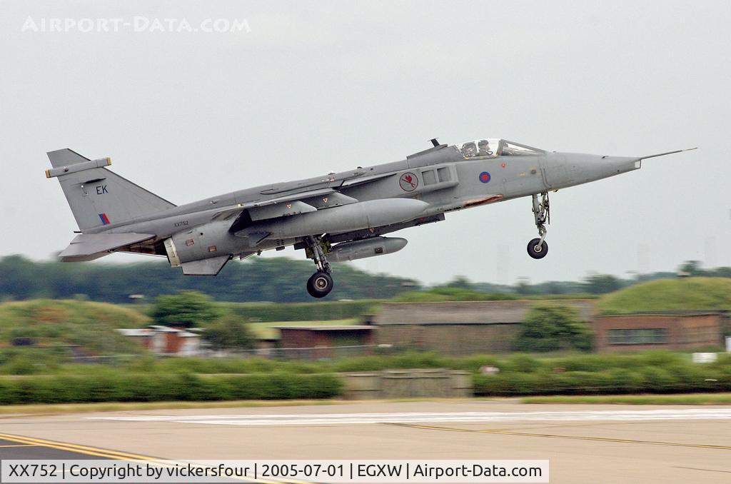 XX752, 1975 Sepecat Jaguar GR.3A C/N S.49, Royal Air Force. Operated by 6 Squadron, coded 'EK'.