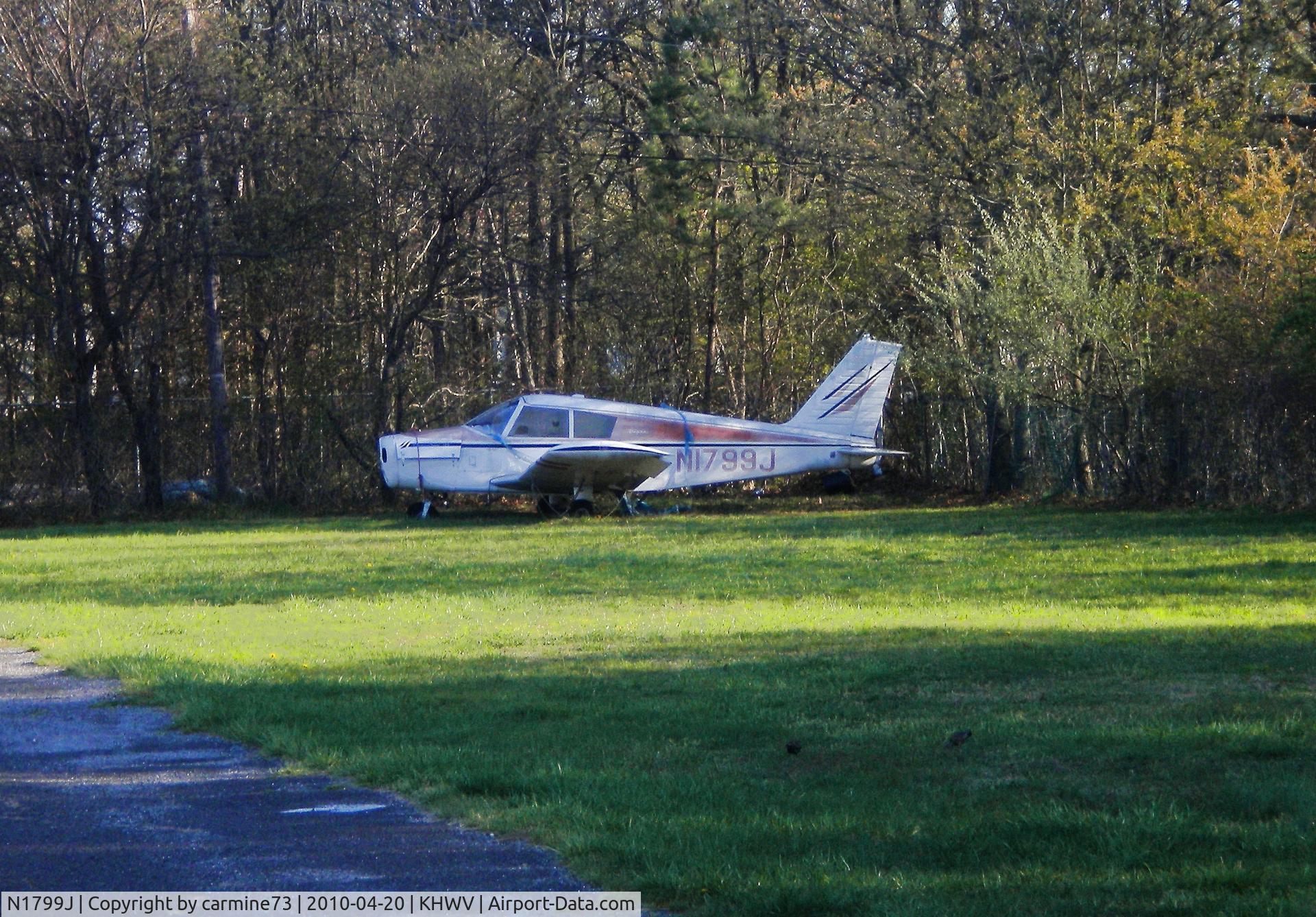 N1799J, 1968 Piper PA-28-140 C/N 28-24225, Piper aircraft in sad shape