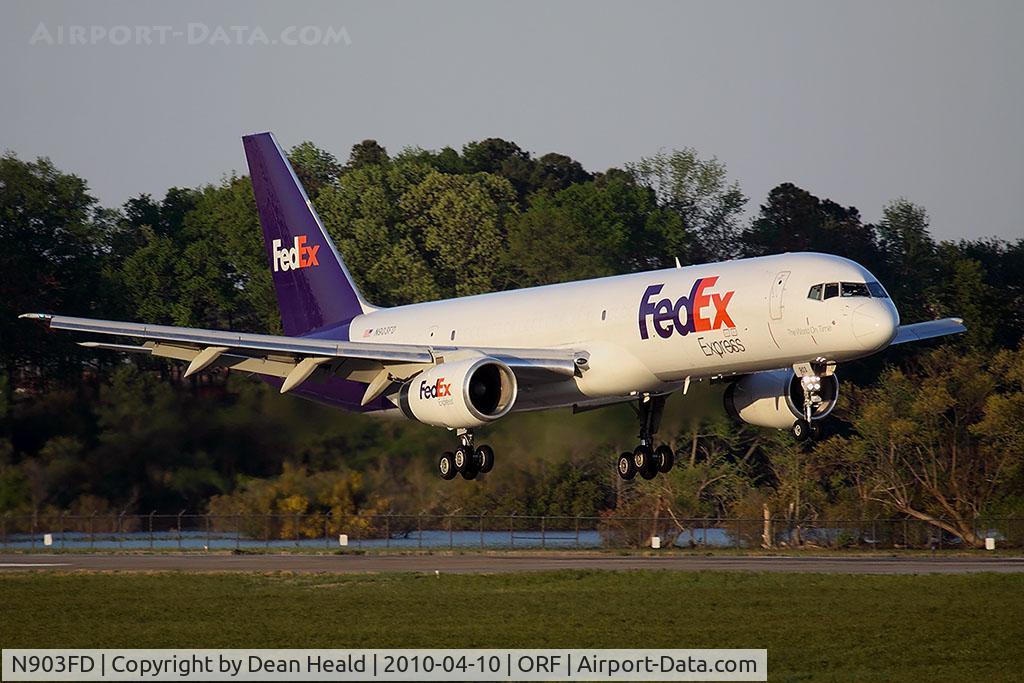 N903FD, 1993 Boeing 757-2B7 C/N 27124, FedEx N903FD 